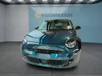 Neu Fiat 600E La Prima 114 kW (156 PS) 2025 Grün Kleinwagen