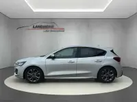 Używany Ford Focus ST-Line 116 KM (85 kW) 2025 Srebrny Sedan/Limuzyna