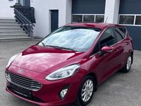 Gebraucht Ford Fiesta Titanium 101 PS (74 kW) 2019 Rot Limousine