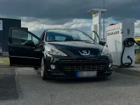 Gebraucht Peugeot 207 73 PS (53 kW) 2011 Schwarz Limousine