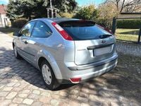 Gebraucht Ford Focus Trend 101 PS (74 kW) 2005 Silber Limousine