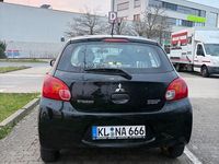 Gebraucht Mitsubishi Space Star 72 PS (52 kW) 2016 Schwarz Kleinwagen