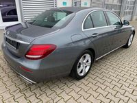 gebraucht Mercedes E200 E200 Avantgarde+Automatik+Kamera+Navi+LED+1. Hand