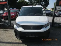 Gebraucht Peugeot Partner Premium 102 PS (75 kW) 2021 Weiß Van / Kleinbus