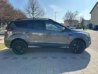 Gebraucht Ford Kuga ST-Line 150 PS (110 kW) 2017 Grau SUV