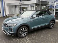 Gebraucht VW T-Roc Cabriolet Move 110 PS (80 kW) 2023 Blau Cabrio