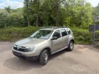 Używany Dacia Duster Lauréate 110 KM (80 kW) 2010 Złoty SUV