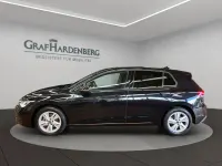 Gebraucht VW Golf VIII Life 150 PS (110 kW) 2021 Schwarz Limousine