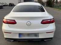 Gebraucht Mercedes E220 194 PS (142 kW) 2020 Weiß Coupé