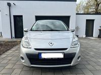 Gebraucht Renault Clio II 75 PS (55 kW) 2010 Silber Limousine