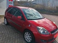 Gebraucht Ford Fiesta 80 PS (58 kW) 2005 Rot Kleinwagen