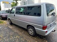 Gebraucht VW Caravelle 102 PS (75 kW) 1999 Silber Van / Kleinbus