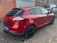 Gebraucht Renault Mégane LIMITED 116 PS (85 kW) 2015 Rot Limousine