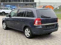 Gebraucht Opel Zafira Edition 140 PS (102 kW) 2008 Metro m2 Van / Kleinbus