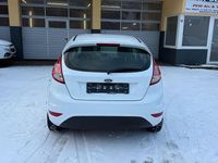 Gebraucht Ford Fiesta Ambiente 60 PS (44 kW) 2013 Weiß Kleinwagen