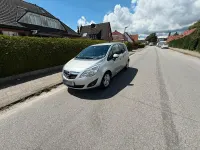 Gebraucht Opel Meriva 101 PS (74 kW) 2011 Silber Van / Kleinbus
