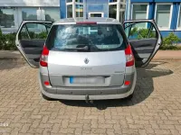Gebraucht Renault Scénic II 110 PS (80 kW) 2006 Silber Van / Kleinbus