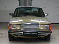Gebraucht Mercedes 300 88 PS (64 kW) 1983 Grün Limousine