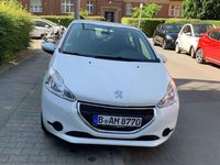 gebraucht Peugeot 208 208PureTech 82 Active