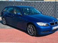 Gebraucht BMW 318 143 PS (105 kW) 2007 Blau Kombi