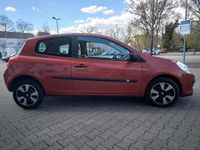 Gebraucht Renault Clio III 75 PS (55 kW) 2005 Orange Kleinwagen