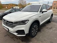 Gebraucht VW Touareg Basis 231 PS (169 kW) 2019 Pure white SUV