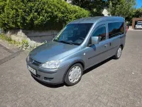 Gebraucht Opel Combo 90 PS (66 kW) 2011 Silber Van / Kleinbus