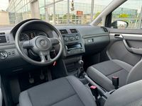 Gebraucht VW Touran Trendline 105 PS (77 kW) 2014 Grau Van / Kleinbus