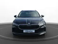 Neu Skoda Superb Selection 150 PS (110 kW) 2026 Ebony schwarz metallic Kombi