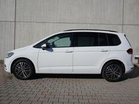 Neu VW Touran 150 PS (110 kW) 2026 Pure weiß Van / Kleinbus