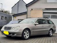 Gebraucht Mercedes E220 Elegance 150 PS (110 kW) 2004 Gold Kombi