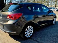 Gebraucht Opel Astra Active 100 PS (73 kW) 2013 Grau Limousine