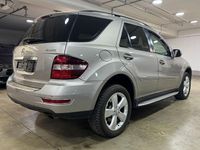 Usata Mercedes ML320 224 CV (164 kW) 2009 Argento SUV