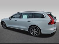 Gebraucht Volvo V60 Core 163 PS (119 kW) 2023 Vapour grey / metallic Kombi