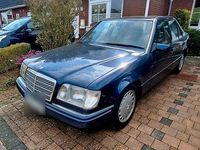 Brugt Mercedes E220 150 HK (110 kW) 1995 Blå Sedan