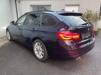Gebraucht BMW 330 Advantage 258 PS (189 kW) 2015 Blau Kombi