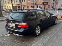 Gebraucht BMW 525 177 PS (130 kW) 2005 Blau Kombi