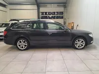 Gebraucht Skoda Superb 170 PS (125 kW) 2010 Schwarz Kombi