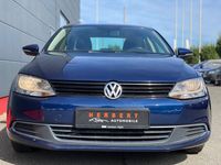 Gebraucht VW Jetta Trendline 116 PS (85 kW) 2018 Blau Limousine