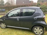 Gebraucht Toyota Aygo 68 PS (50 kW) 2011 Grau Kleinwagen