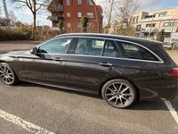 Gebraucht Mercedes E220 200 PS (147 kW) 2023 Schwarz Kombi