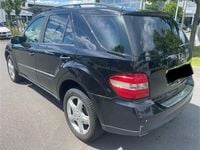 Gebraucht Mercedes ML320 224 PS (164 kW) 2006 Schwarz SUV