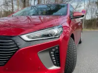 Gebraucht Hyundai Ioniq Style 148 PS (108 kW) 2018 Rot Kleinwagen