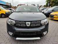 Gebraucht Dacia Sandero Celebration 101 PS (74 kW) 2020 Grau "comete" Kleinwagen