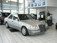 Gebraucht Mercedes E280 193 PS (141 kW) 1994 Silber Limousine