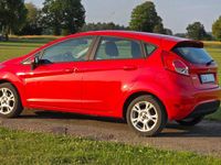 Gebraucht Ford Fiesta 101 PS (74 kW) 2016 Rot Kleinwagen