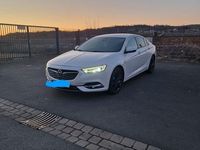 Usado Opel Insignia Dynamic 260 HP (191 kW) 2017 Branco Sedan