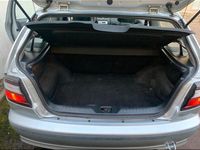 Gebraucht Nissan Almera 75 PS (55 kW) 1999 Silber Kleinwagen