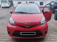 Gebraucht Toyota Aygo 68 PS (50 kW) 2014 Rot Kleinwagen