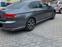 Gebraucht VW Passat Highline 190 PS (139 kW) 2017 Grau Limousine